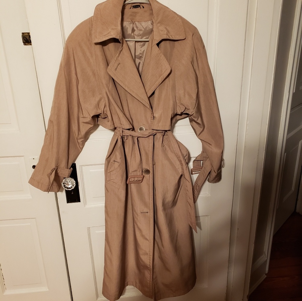 Biege Trench coat